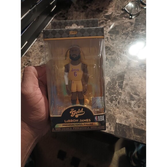 Funko Gold Lebron James Vinyl Action Figure - Picture 1 of 2